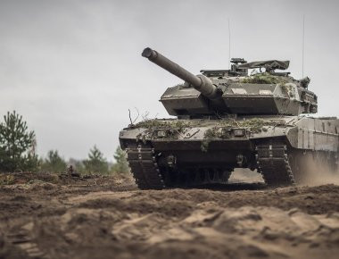 Ισπανικά Leopard 2E σε ασκήσεις στην Λετονία λιγα χιλιόμετρα από τα ρωσικά σύνορα (βίντεο)
